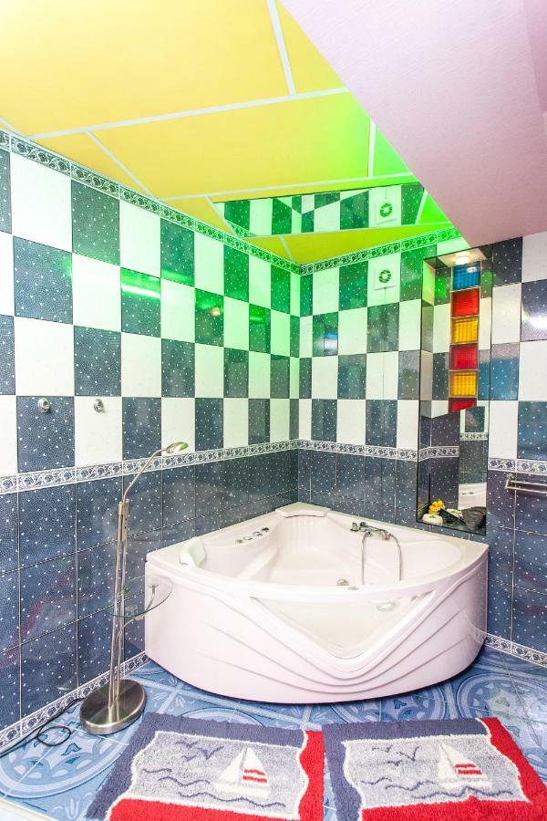Apartment With Jacuzzi In Old Town 考纳斯 外观 照片